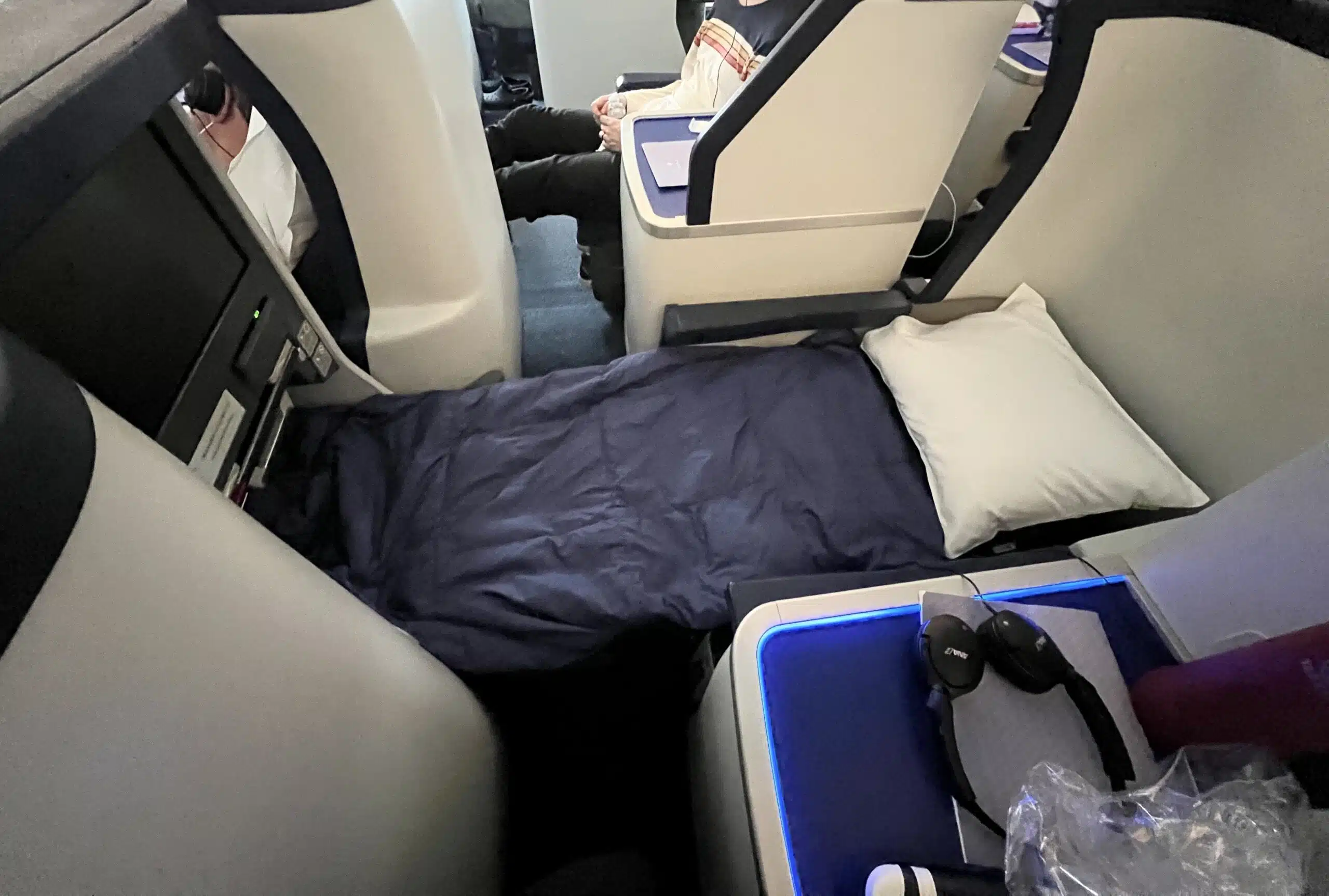 Lie flat seat on ANA business class