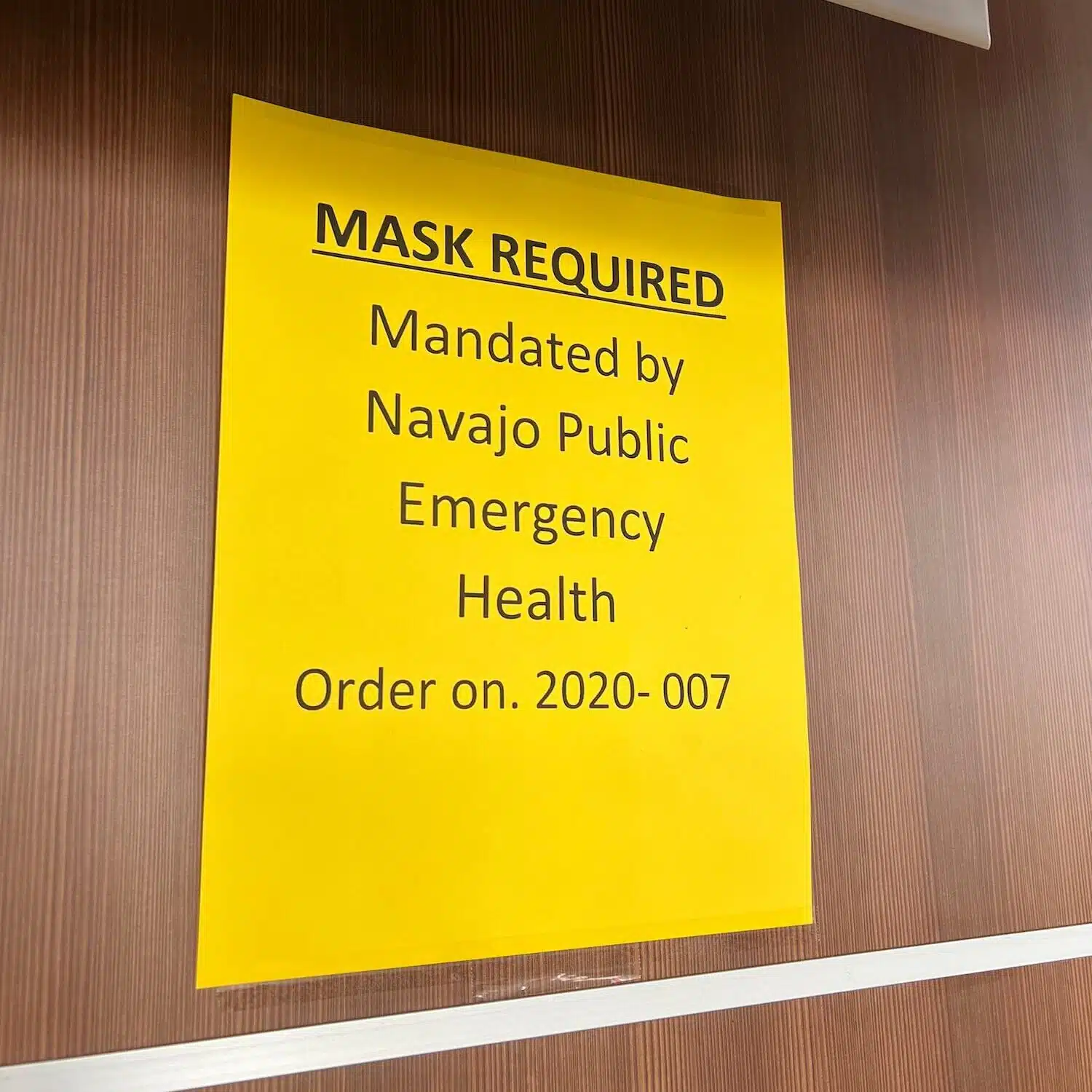 Sign displaying the mask requirements on Navajo Land