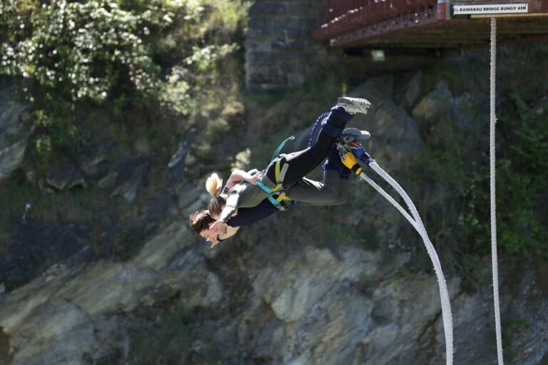 Kawarau Bridge Bungee tandem jump