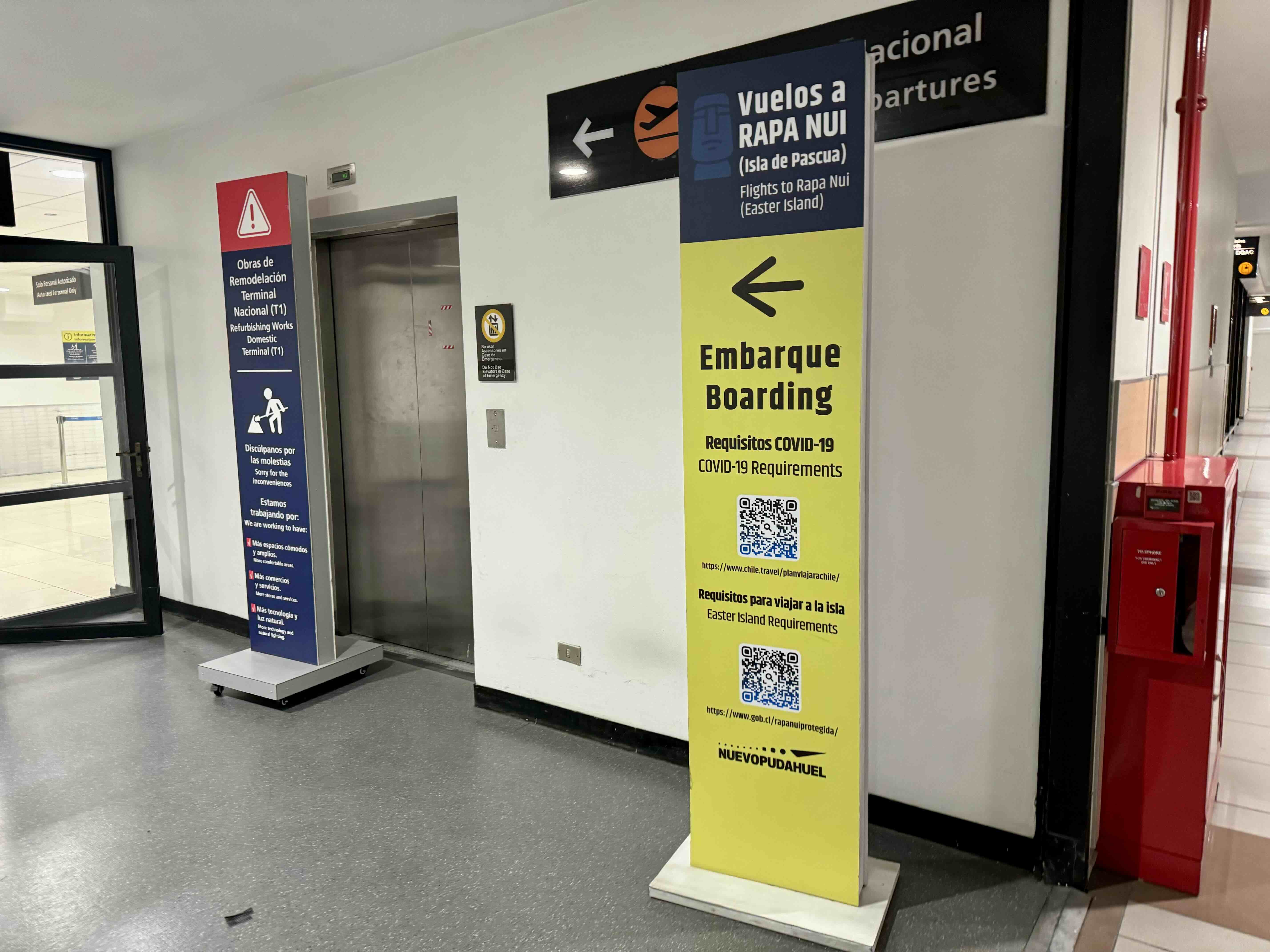 Signage for Easter Island passengers at SCL airport