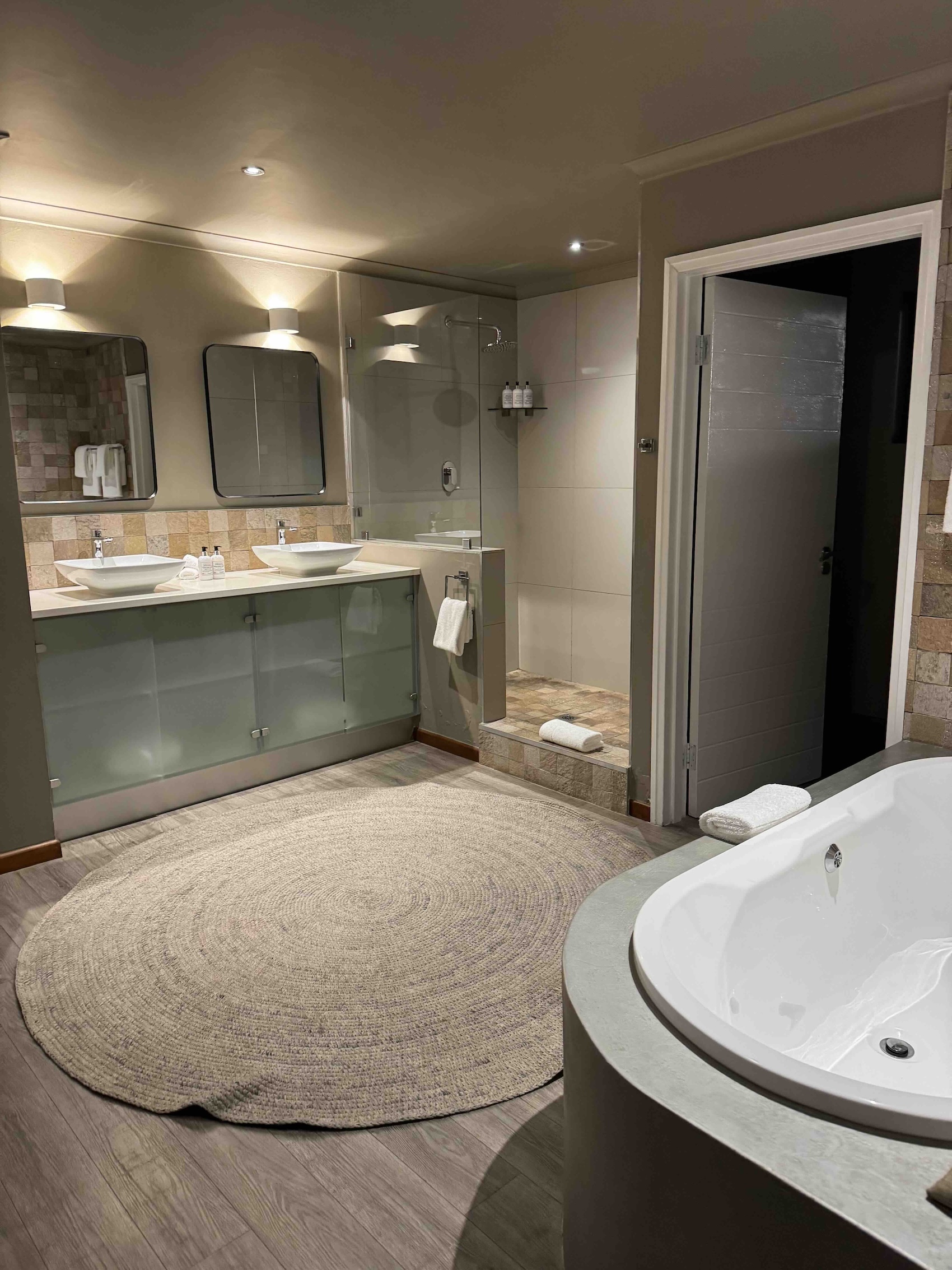 Gondwana Private Game Reserve villa bathroom